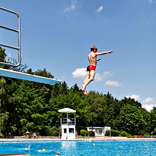 desktop-baeder-lp-freibad-marienhoehe-fuellbild-oben-rechts