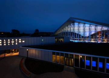 Alsterschwimmhalle Außenansicht Nacht 1