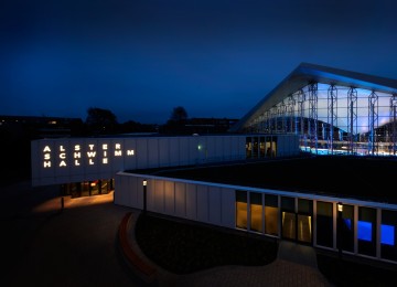 Alsterschwimmhalle Außenansicht Nacht 2