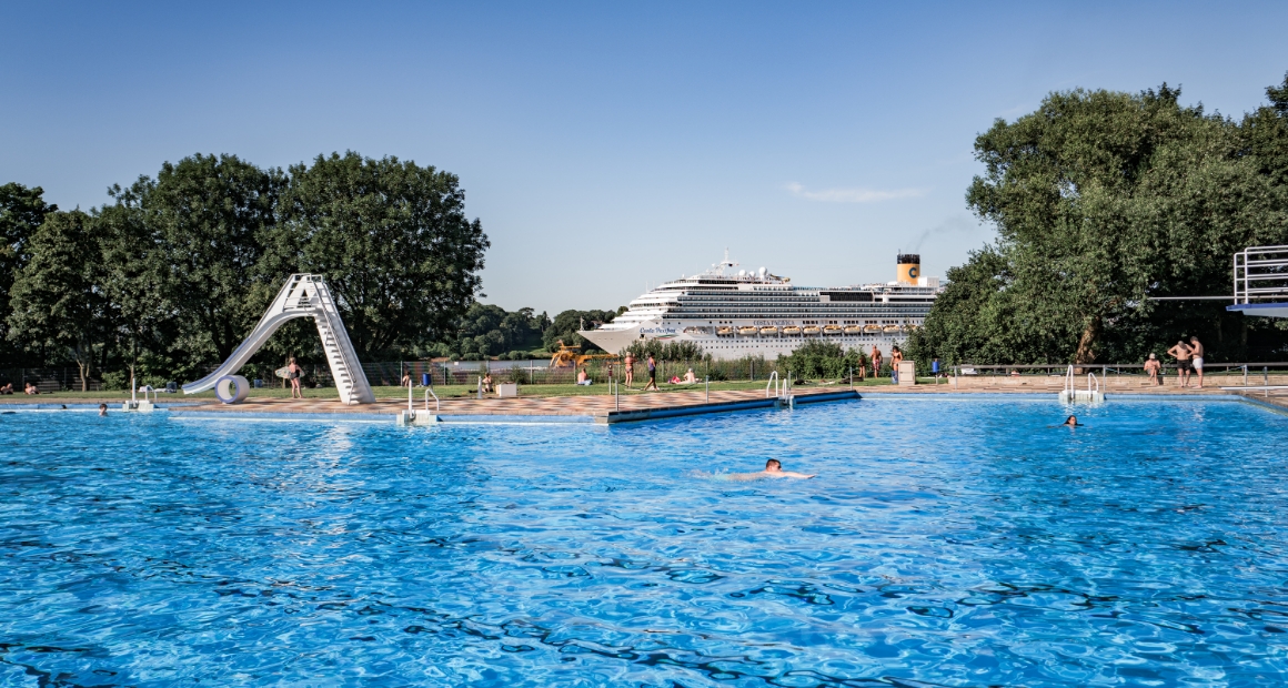 desktop-baeder-lp-finkenwerder-galerie-sommerfreibad2