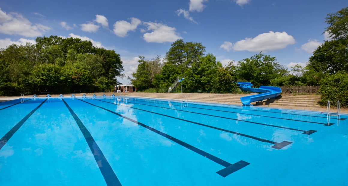 desktop-baeder-lp-freibad-osdorfer-born-galerie-sommerfreibad2