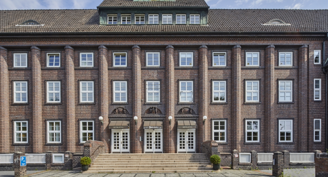 desktop-baeder-lp-holthusenbad-galerie-aussenansicht