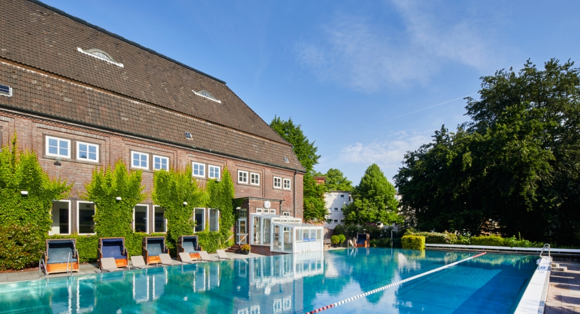 desktop-baeder-lp-holthusenbad-galerie-Ganzjahresfreibad