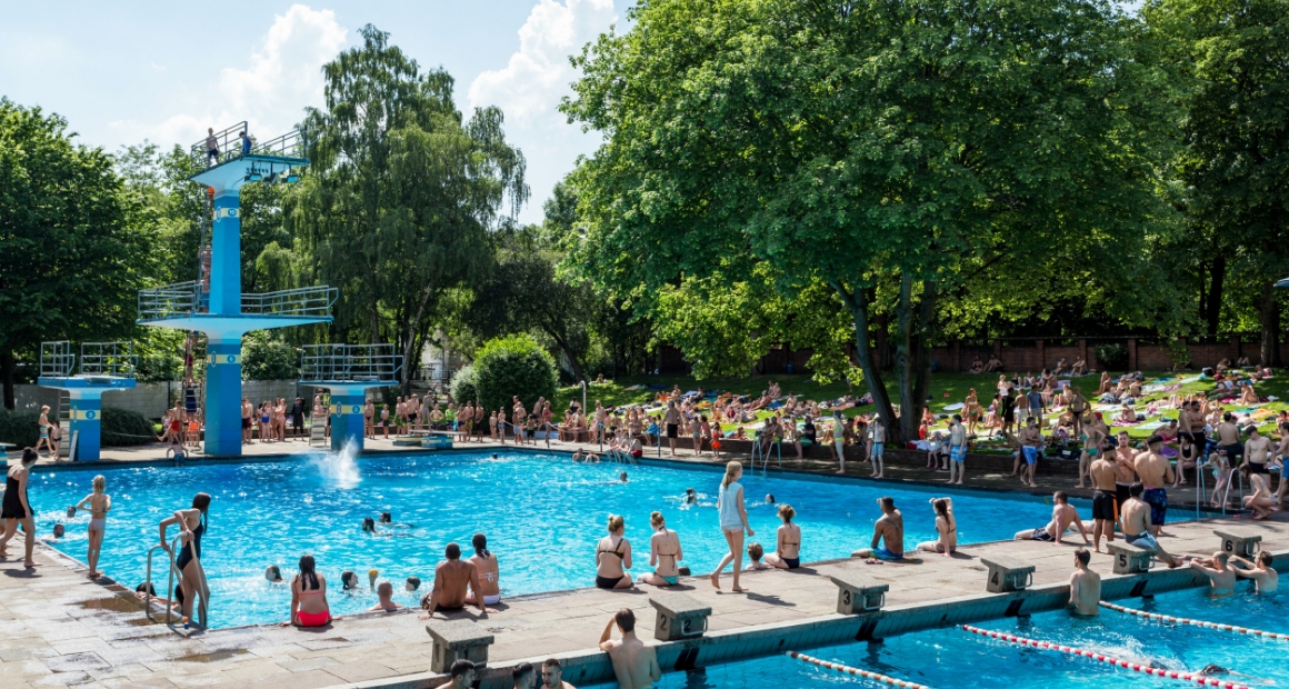 desktop-baeder-lp-kaifubad-galerie-freibad-10m-sprungturm