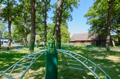 desktop-baeder-lp-freibad-neugraben-galerie-spielplatz