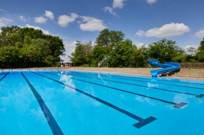 desktop-baeder-lp-freibad-osdorfer-born-galerie-sommerfreibad2