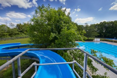 desktop-baeder-lp-freibad-osdorfer-born-galerie-wasserrutsche