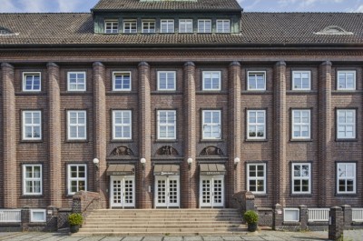 desktop-baeder-lp-holthusenbad-galerie-aussenansicht