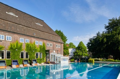 desktop-baeder-lp-holthusenbad-galerie-Ganzjahresfreibad