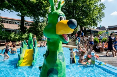 desktop-baeder-lp-kaifubad-galerie-Wasserspielplatz