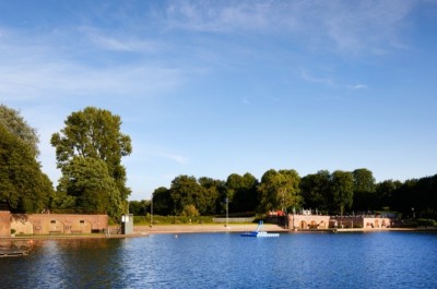 desktop-baeder-lp-stadtparksee-galerie-naturbelassenes-becken